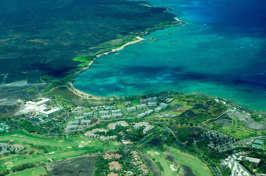 Anaeho'omalu Bay from above