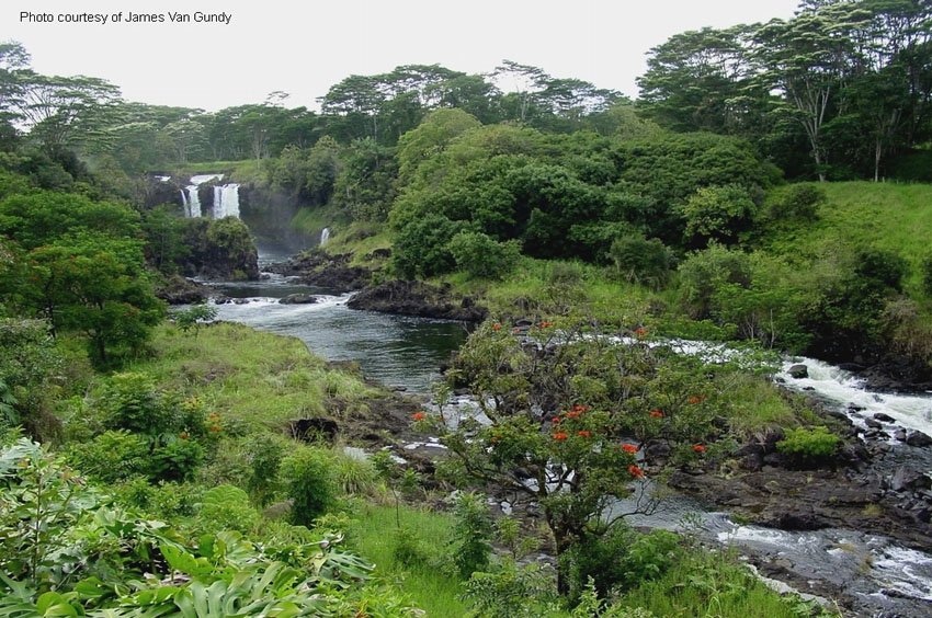 Pe'epe'e Falls