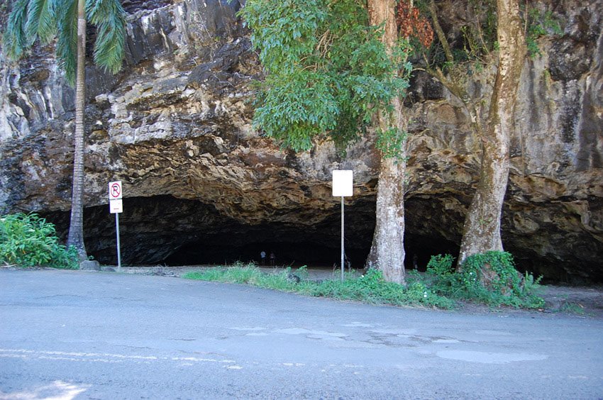 Maniniholo Dry Cave