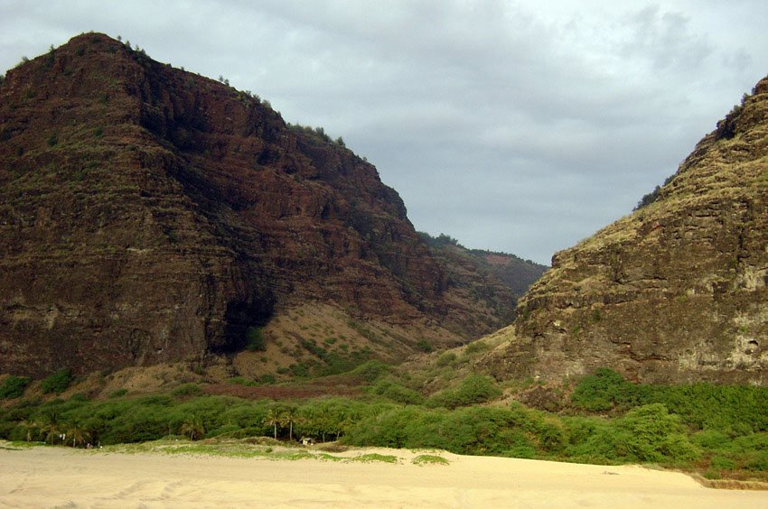 Mountains at Polihale State Park