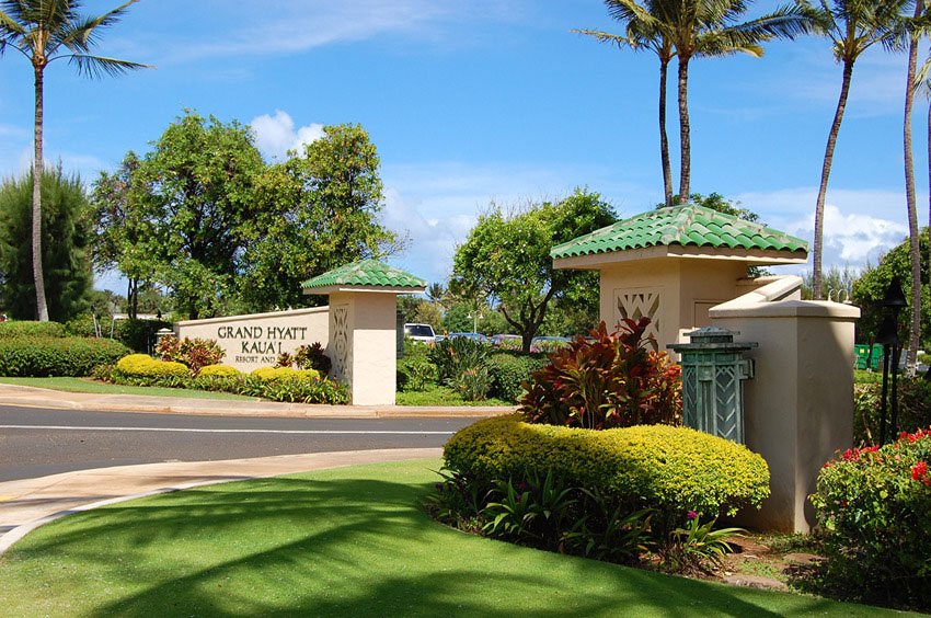 Grand Hyatt Kauai entrance
