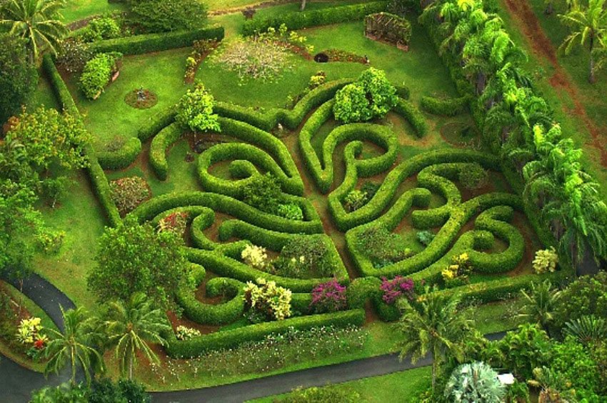 Maze in Na 'Aina Kai Botanical Gardens