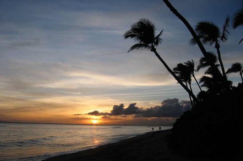 Sunset watching on Ka'anapali Beach