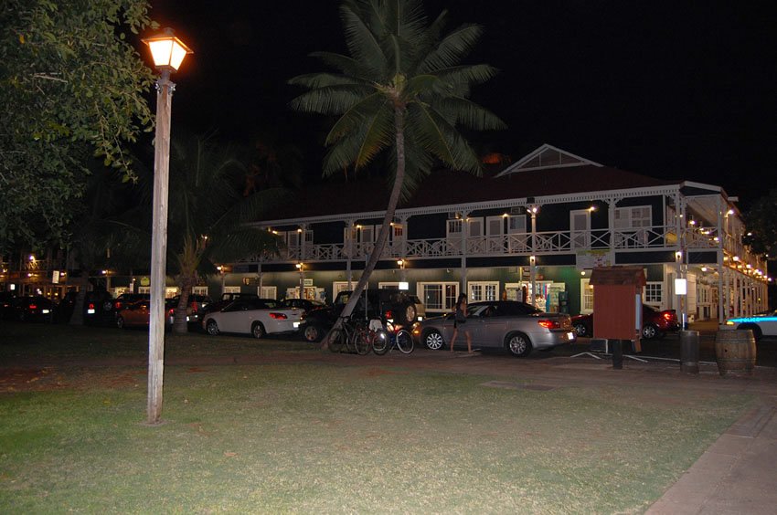 Pioneer Inn at night