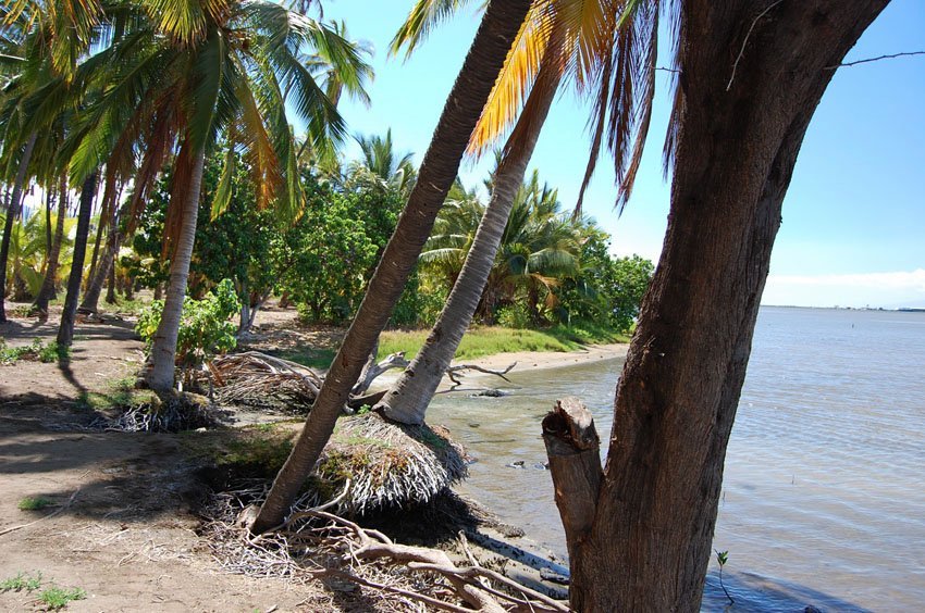 Scenic Molokai shoreline