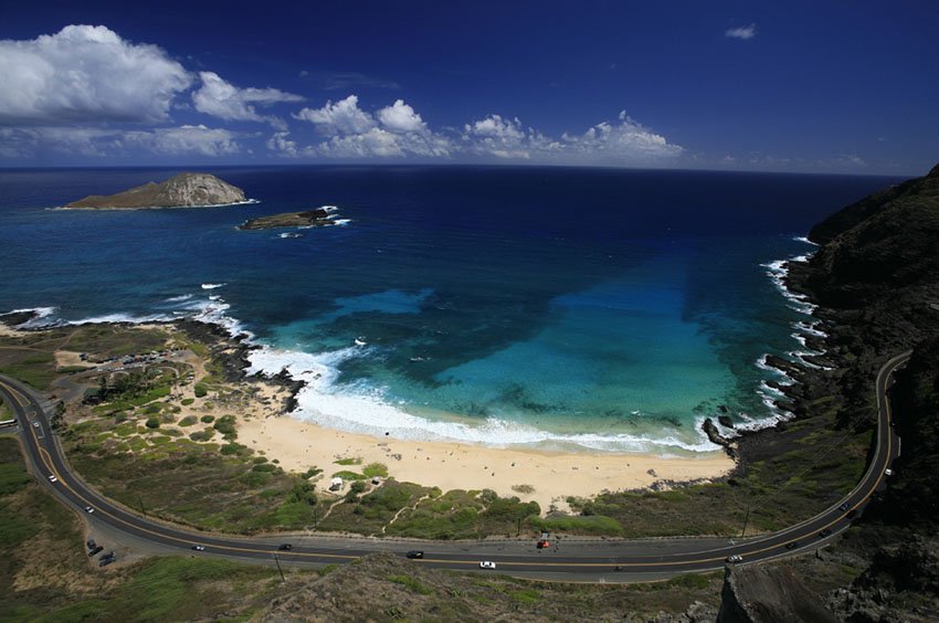 View from the cliffs to Makapu'u Beach