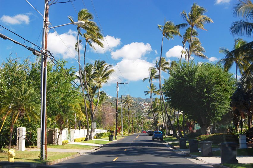 Kahala Avenue on Oahu