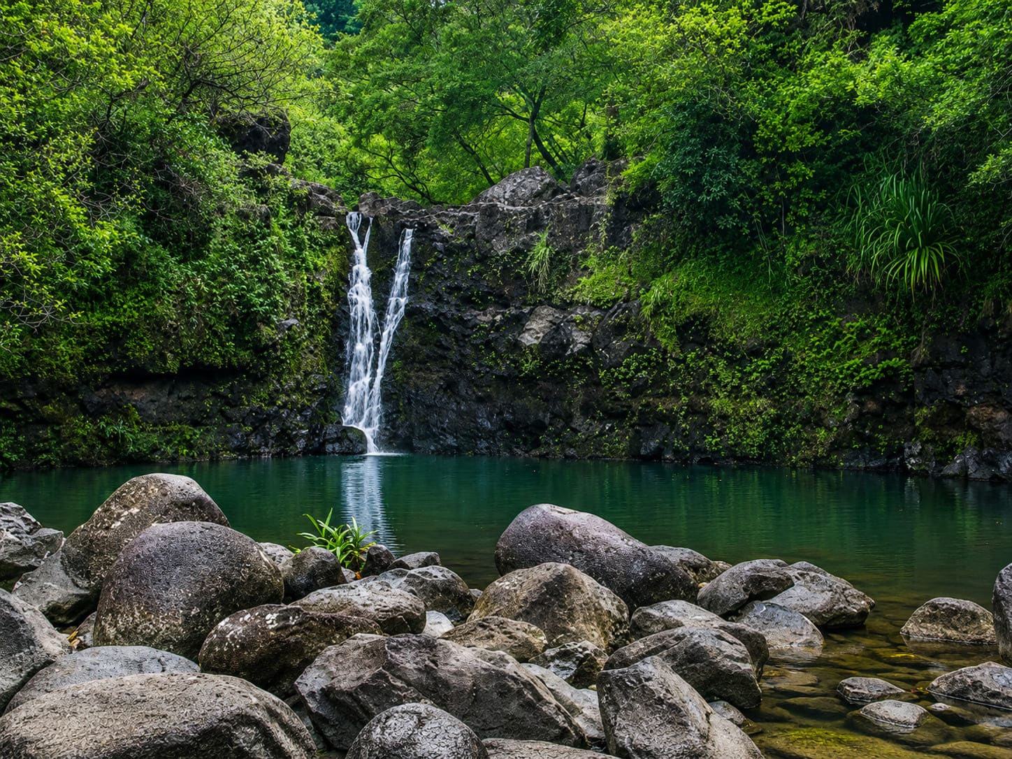 Puohokamoa Falls