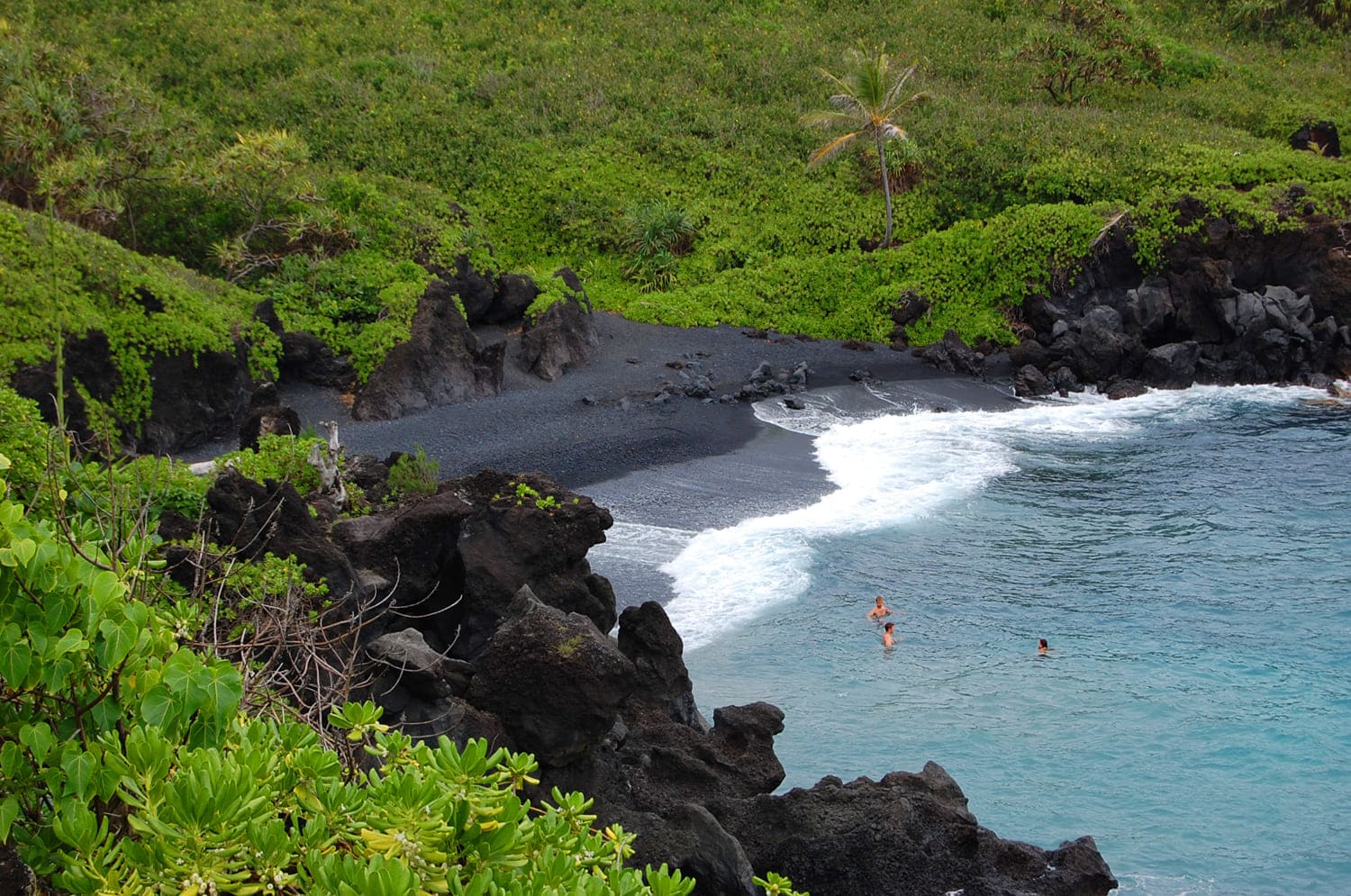 Wai'anapanapa Black Sand Beach