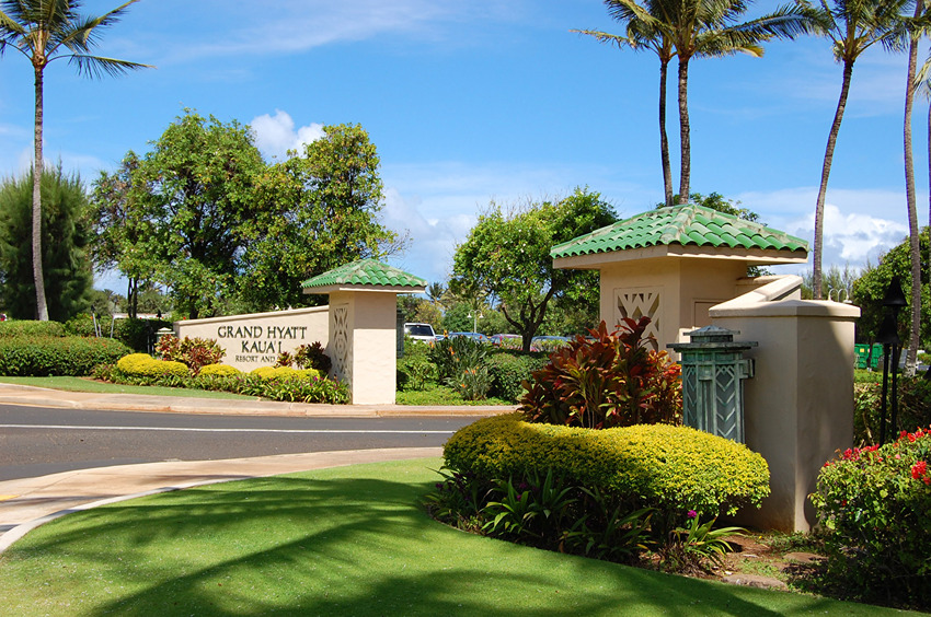 Grand Hyatt Kauai Entrance