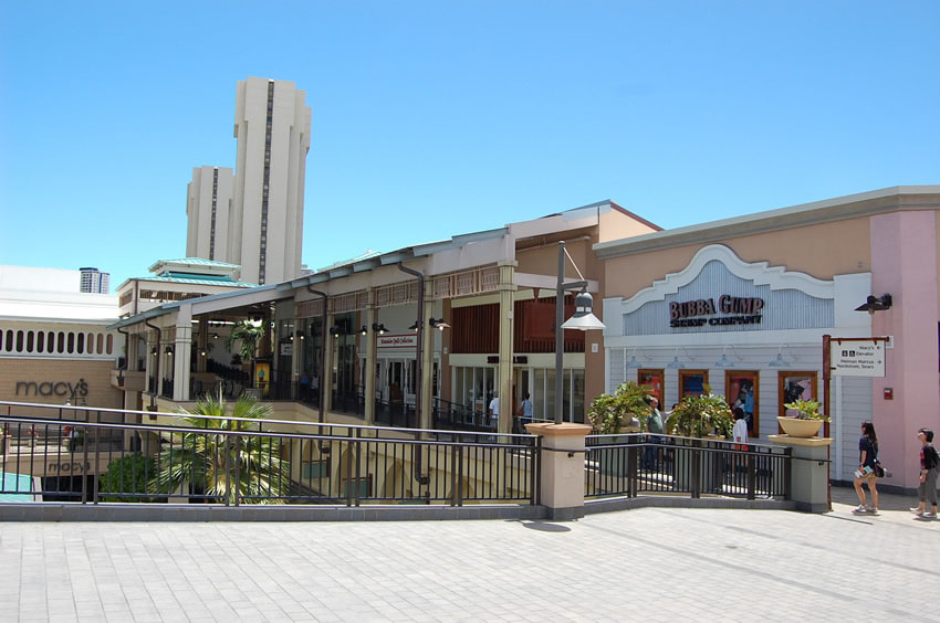 Stores and Restaurants on Level3