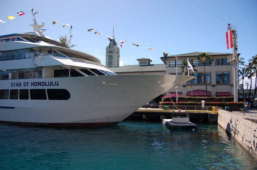 Star of Honolulu Cruiseship