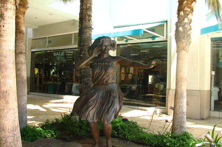Welcoming Hula Statue
