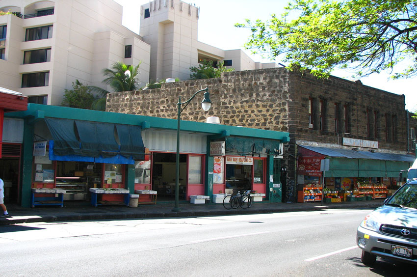 Queen River Market