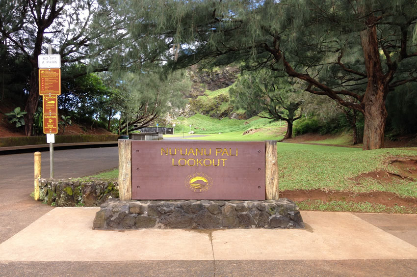 Nuuanu Pali Lookout Sign