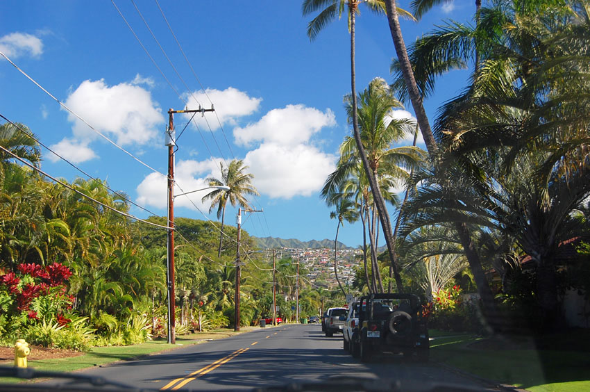 Kahala Ave 2